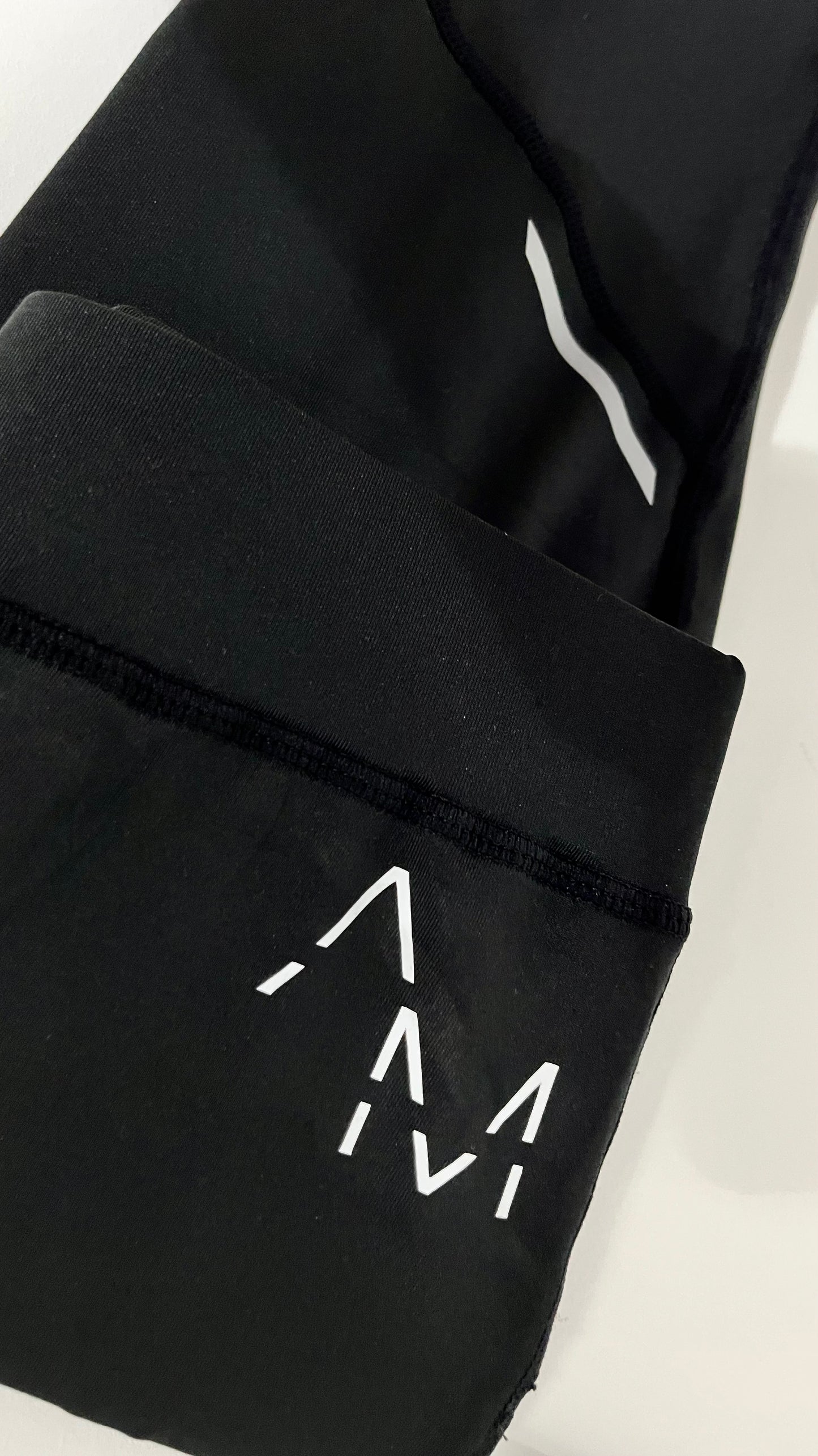 Black AM 3 Quarter Length Leggings (New Logo)